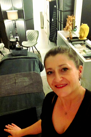 V masážním salonu